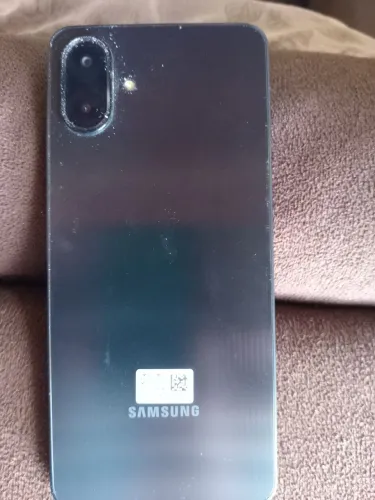 Vende se um celular