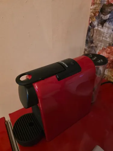 Cafeteira Nespresso Essenza Mini