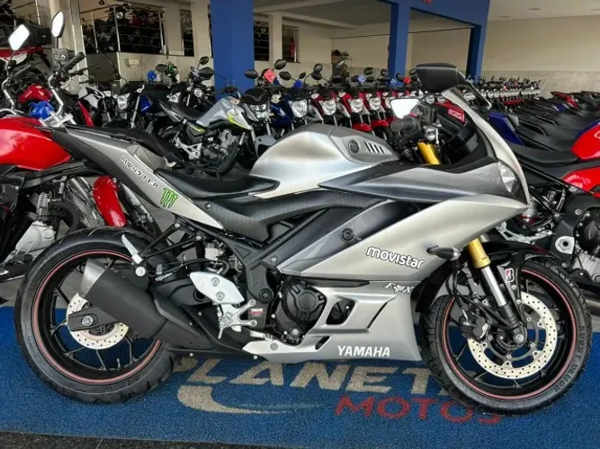YAMAHA R3 ABS, Modelo 2021, com apenas 38.650 km rodados, moto muito conservada!