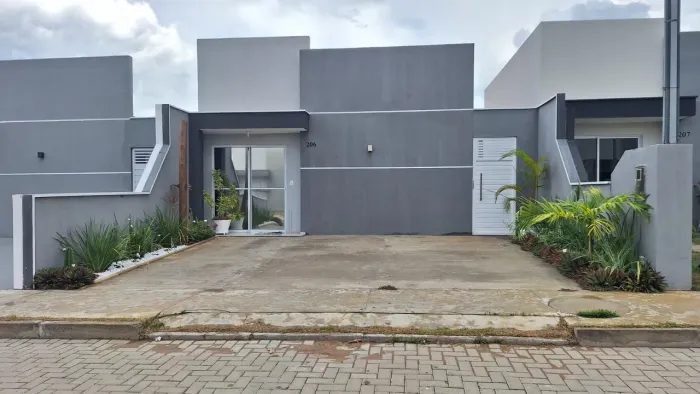Casa Mobiliada para ALUGAR em condomínio no bairro Sim
