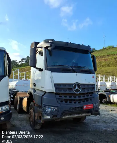 Mercedes-Benz Arocs AROCS 3351S 6x4 (diesel)(E6) 2024/2024 Vamos Seminovos Pinheirinho Cam