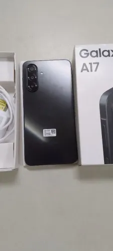 Celular Samsung Galaxy A17. 128GB. Novo.