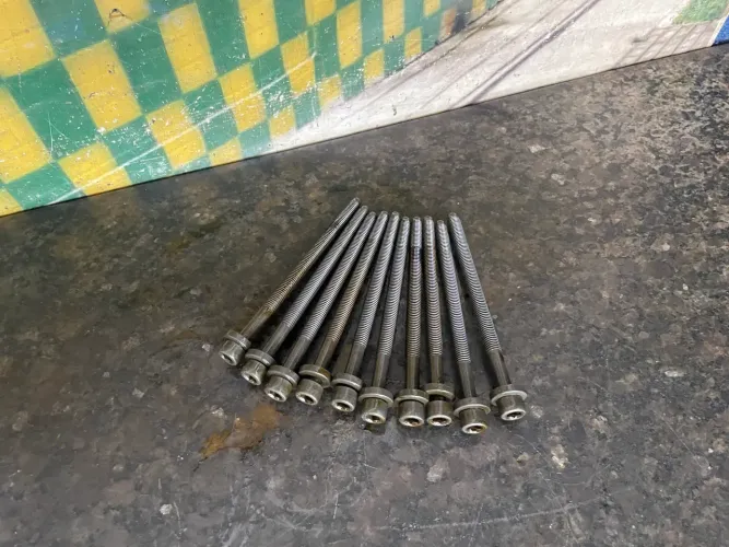 Parafuso cabeçote Cherry tiggo5x 7 8 Arrizo 5 6 