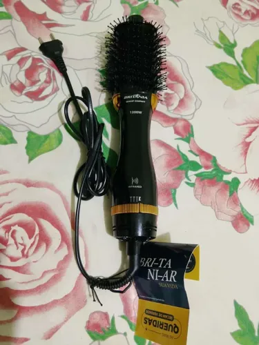 Escova secadora e modeladora Britânia