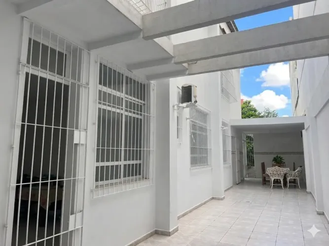 ALE VENDE CASA COM 5 SUITES NO UMARIZAL