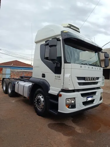 Iveco stralis 440 automático 6x2 2013.