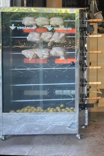Máquina de FRANGO , GÁS , 6 espetos 
