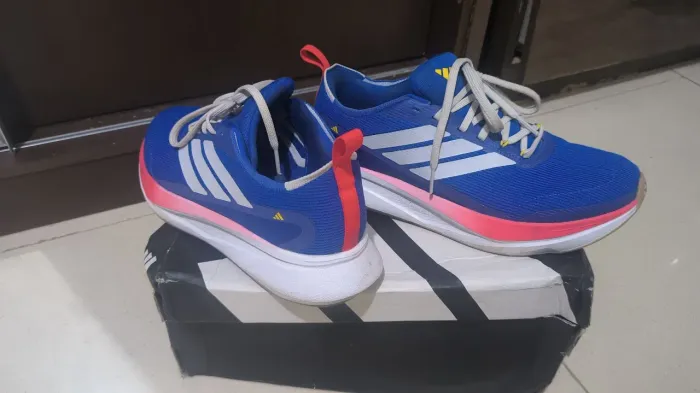 Tênis Adidas jogit