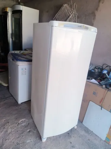 Freezer vertical Consul semi novo com garantia de 90 dias 