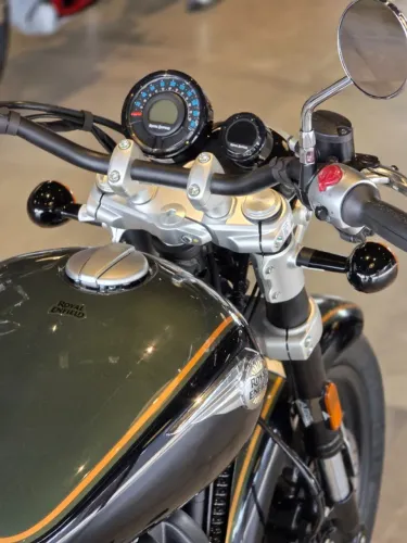 Super Meteor Interstellar Green 650cc - Duvallyer Rodrigues - 21 9 9271 71 82 - Royal Enfi