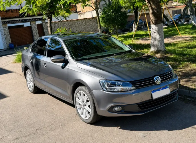 Volkswagen Jetta Comfortline 2.0 T.flex 8V 4P Tipt. 2014