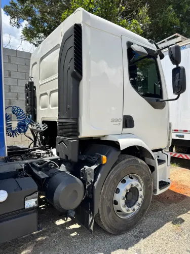 VOLVO VM 330 4x2 - 2013