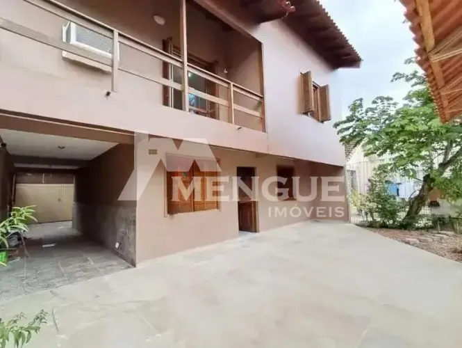Aluga-se casa 3 dormitórios com 200m² no Sarandi por R$ 3.500,00.