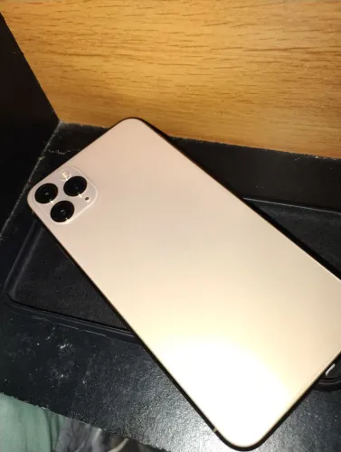 iPhone 11 pro Max de 64 g, dourado estado de zero, saúde bateria 100%