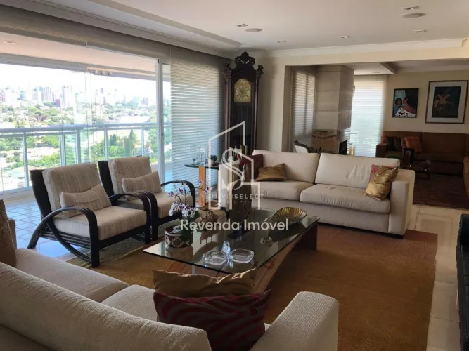 Condomínio Grand Vue, Pacaembu - Cobertura Duplex de 847m² com 3 suites, 5 banheiros e 6 v