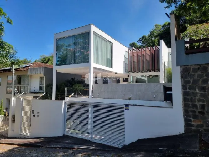 Casa - 3 Suítes - 335 m² - Fradinhos - Vitória/ES
