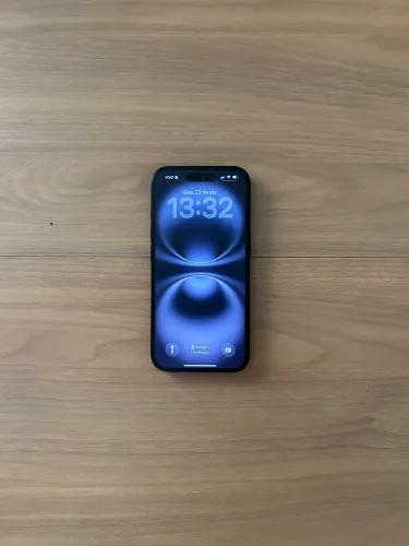 iPhone 16 256GB Preto - Estado de Novo + Caixa Completa