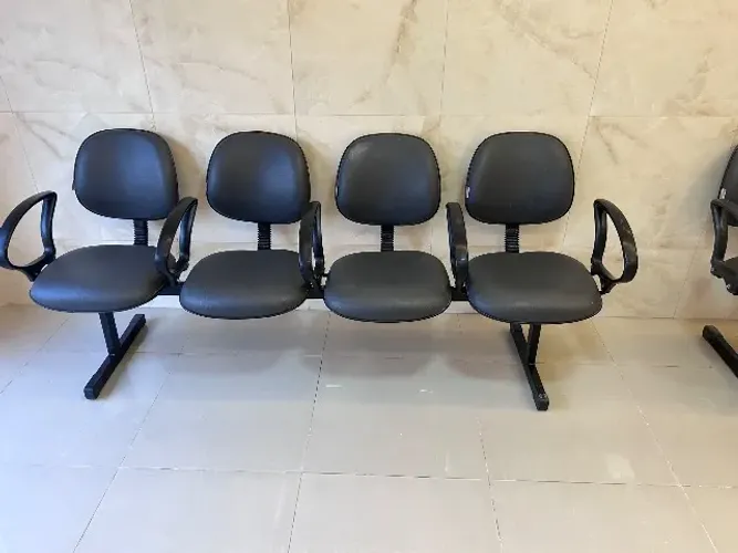 Vendo Longarinas 7 lugares, bom estado de conservação! ? No cartão: R$ 600,00 ? À vista