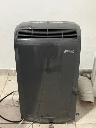 ar-condicionado portátil da marca De'Longhi, pertencente à famosa linha Pinguino
