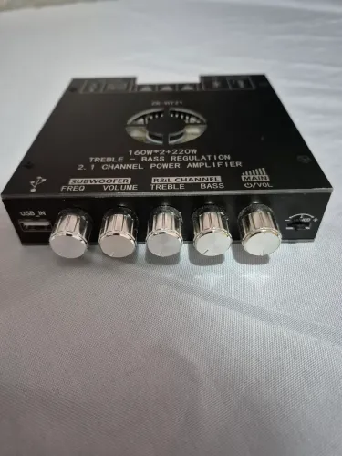 Amplificador e som Bluetooth automotivo com 540 Rms