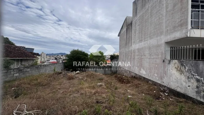 VENDA: Terreno com 250m² bem localizado e pronto pra construir no estreito