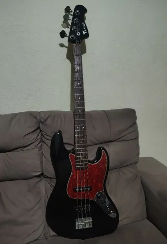 Contra baixo Eagle Jazz bass