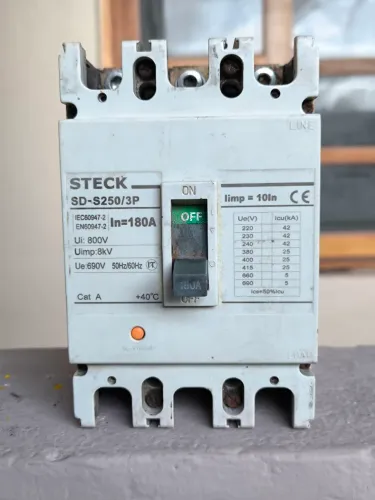 Disjuntor caixa moldada Steck 180A
