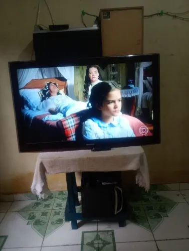 Televisão de 46 polegadas não smart 