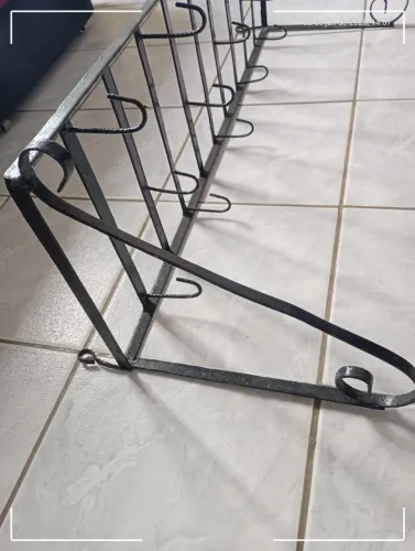 Vender se um paneleiro de ferro