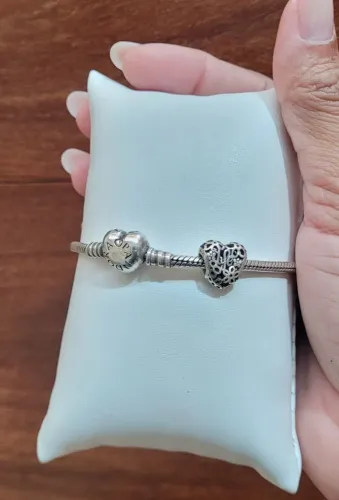 Vendo pulseira de Pandora original com pigente de coração