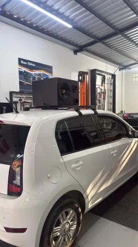 Vendo som de propaganda para carro