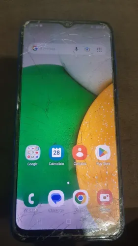 Samsung A03 core tela trincada mas pega 