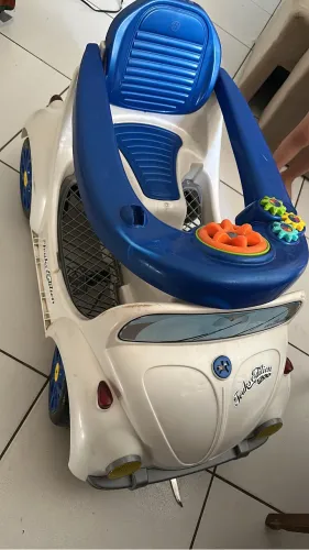 Carrinho infantil passeio 2 em 1 com pedal
