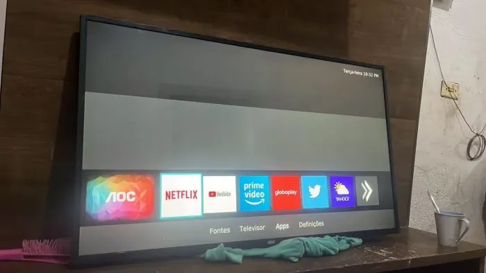 Vendo uma TV AOC de 43 polegadas smart funciona tudo certinho