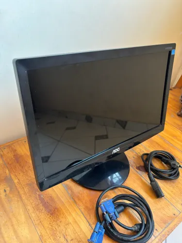 MONITOR AOC 16 POLEGADAS 