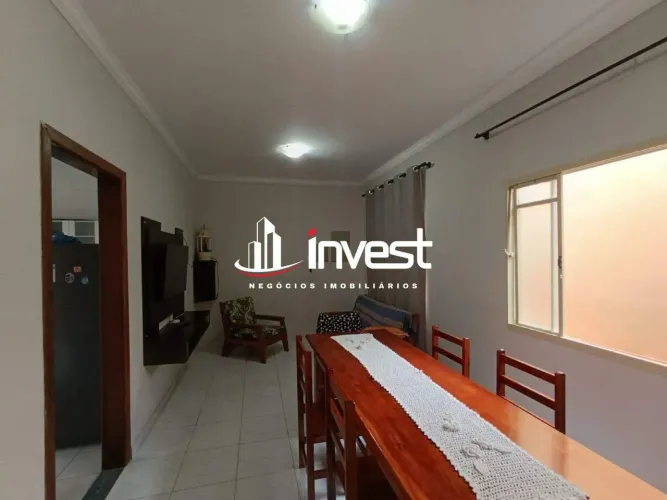 Esta linda residência está à venda no bairro Vila Olímpica