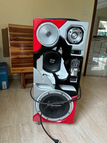 Caixa bob equipada com os melhores materiais de som automotivo