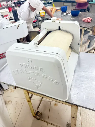 Modeladora de pão