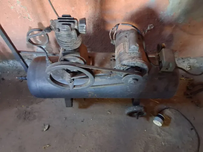 Compressor de ar 50 litros funcionando direitinho automático liga desliga leia