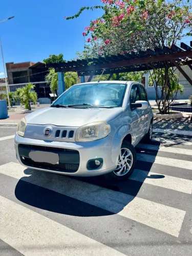 Fiat Uno Vivace Celeb. 1.0 EVO F.flex 8V 5P 2013
