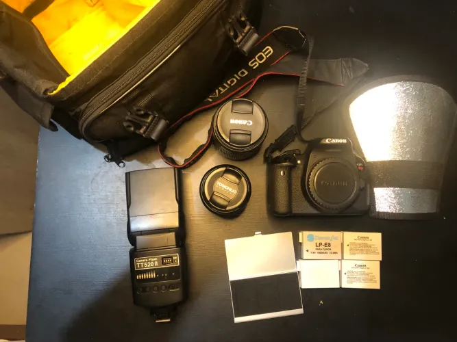VENDO T5i +TOCHA GODOX + ACESSÓRIOS 