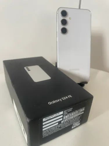 S24 FE 128GB completo ainda na garantia 