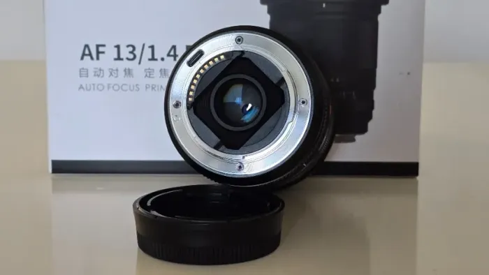 Lente Viltrox 13mm f1.4 para Sony E Mount ( grande angular wide )