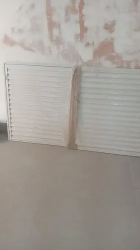 Portas em alumínio pra alçapão o valor é referente as duas