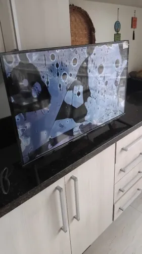 SMART TV HQ 32" SUPER NOVA COM DEFEITO NA TELA
