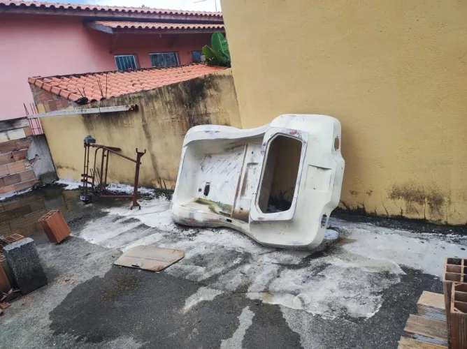 Carcaça mais o chassis do bug no estado