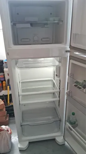 Geladeira Frost Free Consul pouco uso