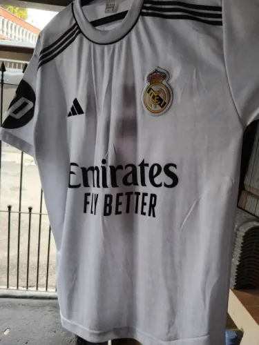 3 Camisetas de times nunca usadas