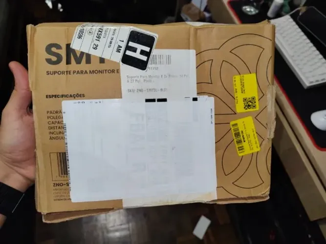 Suporte Articulado para Monitor e TV Zinnia (14 a 27 Pol.) - Novo, Nunca Usado!