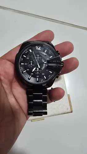 Relógio de pulso masculino Diesel Mega Chief, modelo DZ4283.